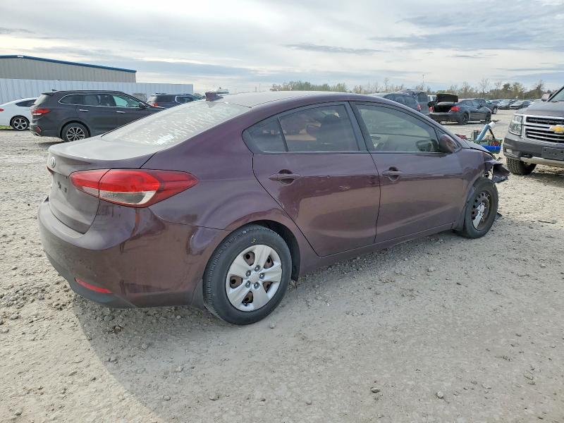 Photo 3 from auction – 2018 KIA FORTE LX with VIN 3KPFK4A71JE276283