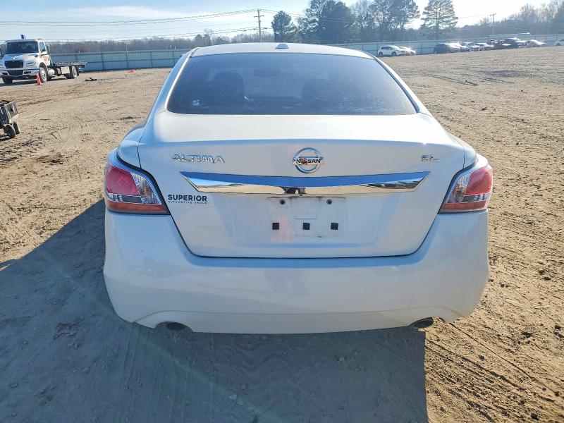 Photo 6 from auction – 2015 NISSAN ALTIMA 2.5 with VIN 1N4AL3AP1FN893306