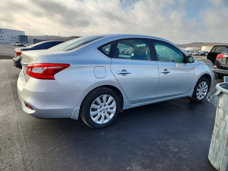Photo 3 from auction – 2016 NISSAN SENTRA S with VIN 3N1AB7AP2GY210671