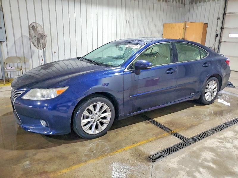 LEXUS ES 300H 2013 с VIN JTHBW1GG5D2004523 - Фото с аукциона