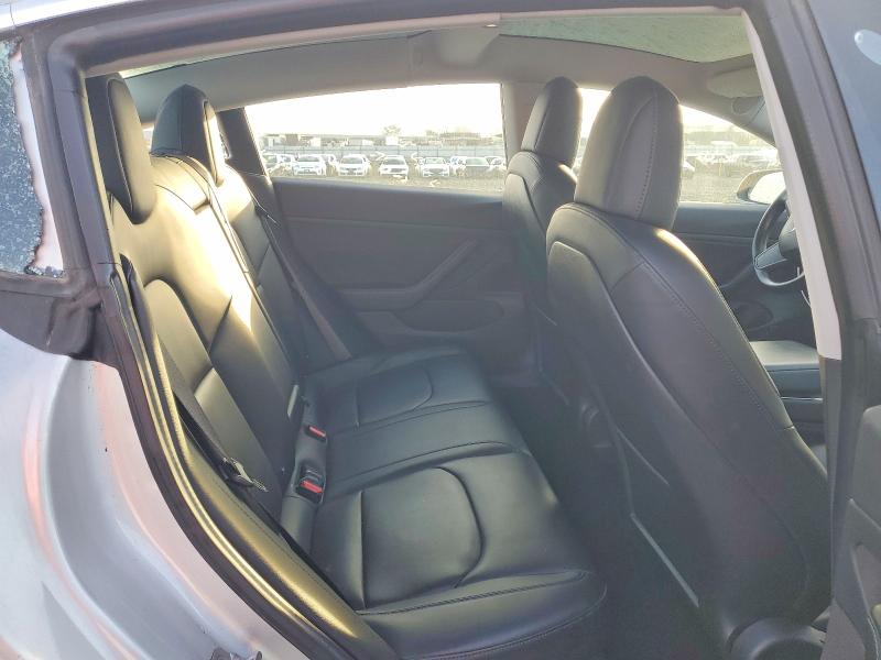 Photo 10 from auction – 2018 TESLA MODEL 3 with VIN 5YJ3E1EA2JF015270