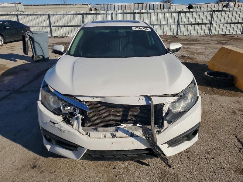 Photo 5 from auction – 2016 HONDA CIVIC EXL with VIN 19XFC1F79GE039103