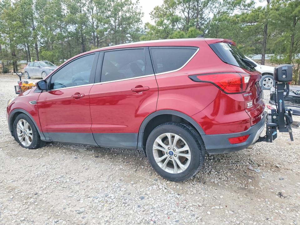 Photo 2 from auction – 2019 FORD ESCAPE SE with VIN 1FMCU0GD6KUC03203