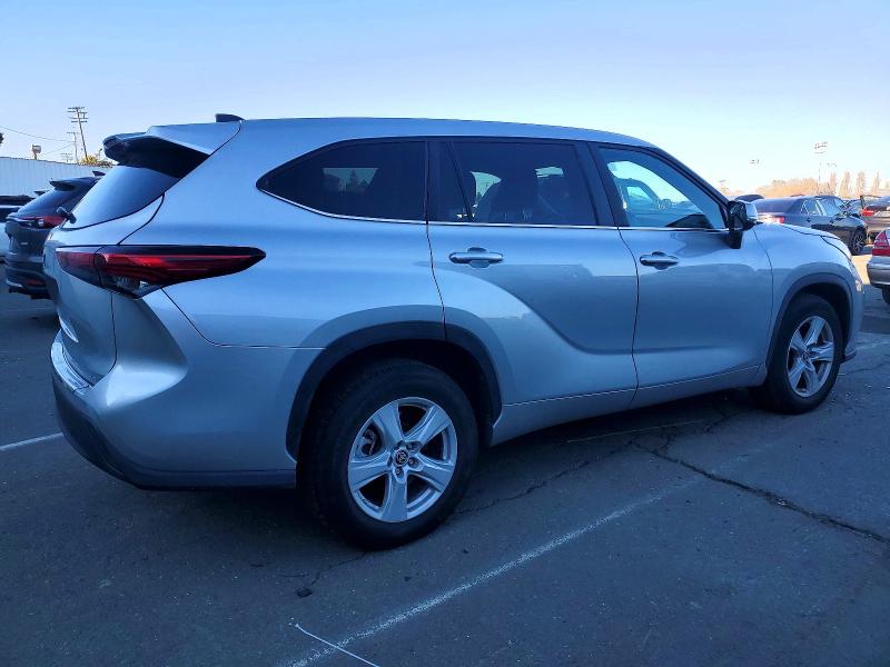 Photo 3 from auction – 2023 TOYOTA HIGHLANDER with VIN 5TDKDRAH0PS030631