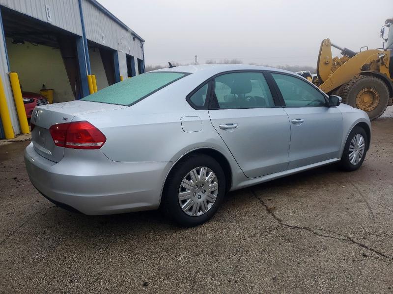 Photo 3 from auction – 2015 VOLKSWAGEN PASSAT S with VIN 1VWAT7A33FC043135