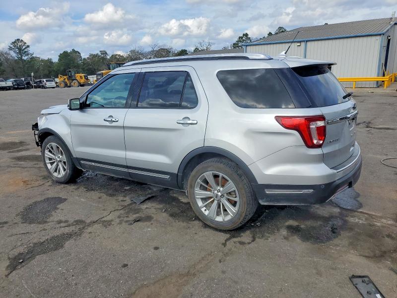 Photo 2 from auction – 2019 FORD EXPLORER L with VIN 1FM5K7F89KGB49373