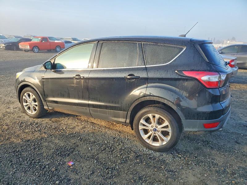 Photo 2 from auction – 2017 FORD ESCAPE SE with VIN 1FMCU0GD1HUC51524