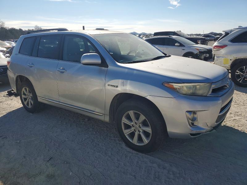 Photo 4 from auction – 2011 TOYOTA HIGHLANDER with VIN JTEBC3EHXB2003815