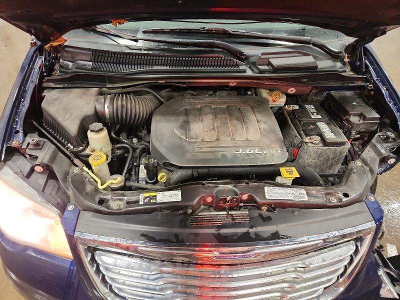 Photo 12 from auction – 2013 CHRYSLER TOWN & COU with VIN 2C4RC1BG4DR631151