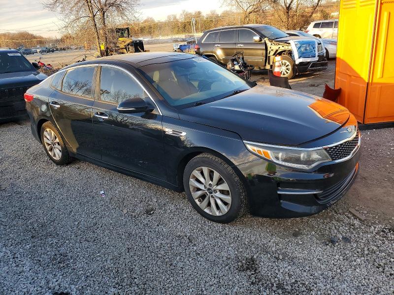 Photo 4 from auction – 2016 KIA OPTIMA EX with VIN 5XXGU4L37GG008573