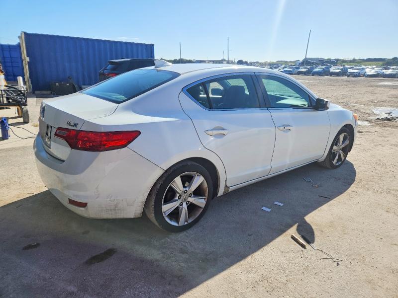 Photo 3 from auction – 2013 ACURA ILX 20 PRE with VIN 19VDE1F52DE010420