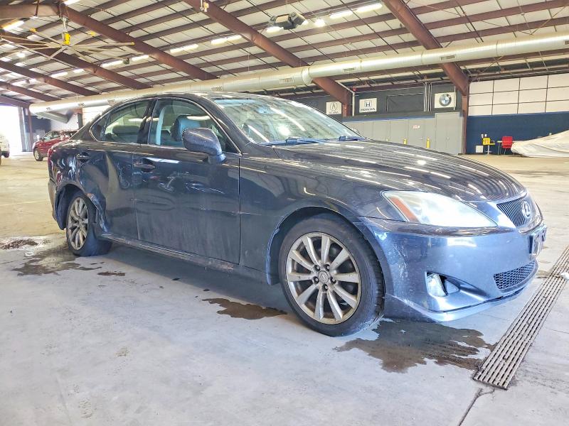 Photo 4 from auction – 2006 LEXUS IS250 AWD with VIN JTHCK262062003889