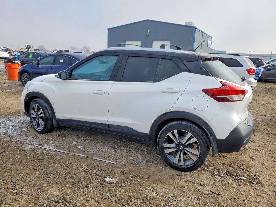Photo 2 from auction – 2018 NISSAN KICKS with VIN 3N1CP5CU3JL521824