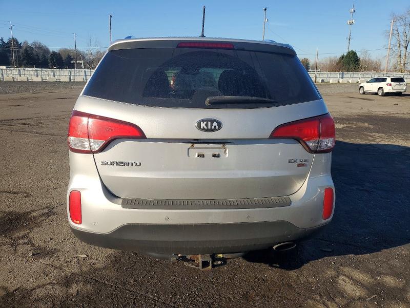 Photo 6 from auction – 2014 KIA SORENTO EX with VIN 5XYKUDA70EG431522