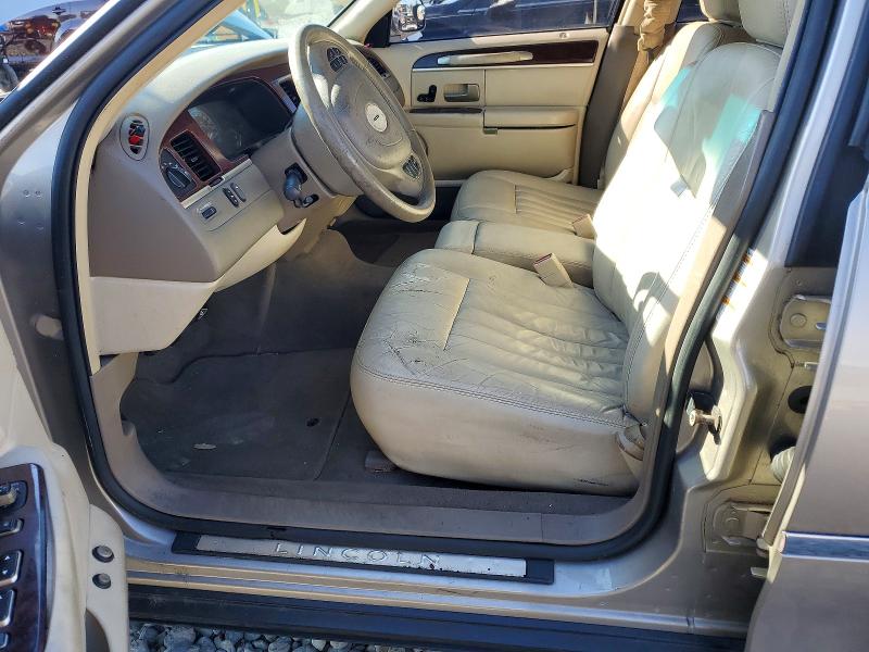 Photo 7 from auction – 2003 LINCOLN TOWN CAR E with VIN 1LNHM81W83Y687299