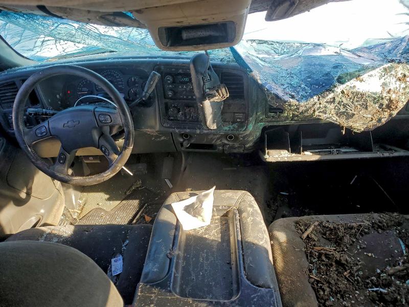 Photo 8 from auction – 2003 CHEVROLET SILVERADO with VIN 2GCEC19T931217622