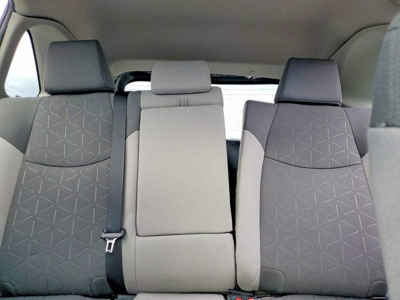 Photo 10 from auction – 2022 TOYOTA RAV4 XLE with VIN 2T3W1RFV9NW203812