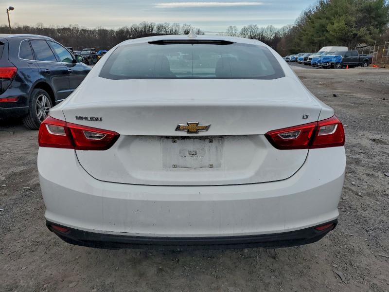 Photo 6 from auction – 2018 CHEVROLET MALIBU LT with VIN 1G1ZD5ST5JF156431