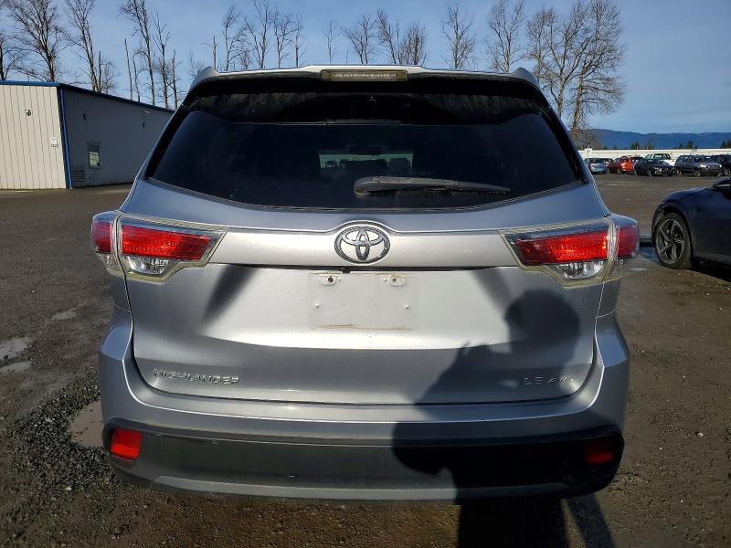 Photo 6 from auction – 2015 TOYOTA HIGHLANDER with VIN 5TDBKRFH5FS163818