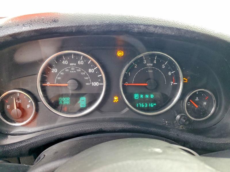 Photo 9 from auction – 2016 JEEP WRANGLER U with VIN 1C4BJWFG3GL180323