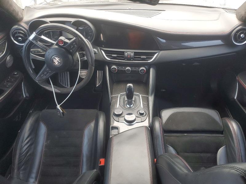 Photo 8 from auction – 2018 ALFA ROMEO GIULIA with VIN ZARFAEAV2J7586536