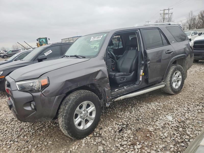 TOYOTA 4RUNNER SR 2016 with VIN JTEBU5JR0G5308799 - Photo from auction