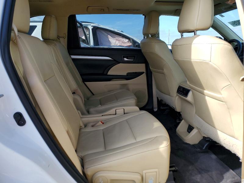Photo 11 from auction – 2017 TOYOTA HIGHLANDER with VIN 5TDKZRFH4HS215972