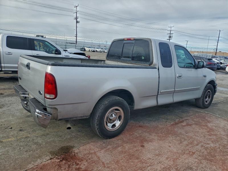 Photo 3 from auction – 2000 FORD F150 with VIN 1FTZX1720YNC35996