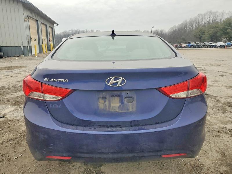 Photo 6 from auction – 2012 HYUNDAI ELANTRA GL with VIN 5NPDH4AE1CH097583