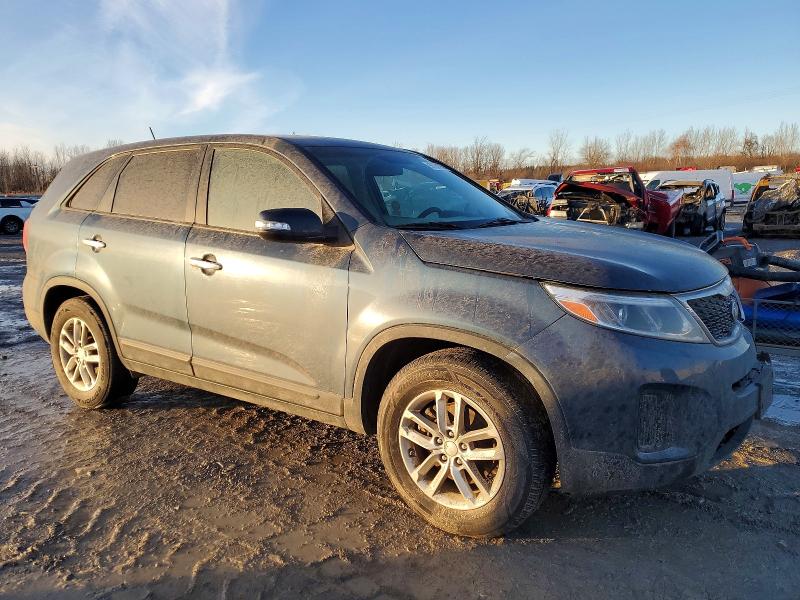 Photo 4 from auction – 2014 KIA SORENTO with VIN 5XYKT3A62EG460492