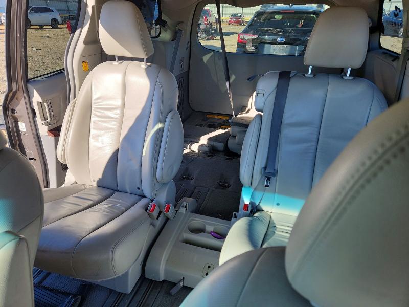 Photo 10 from auction – 2011 TOYOTA SIENNA XLE with VIN 5TDYK3DC2BS096989