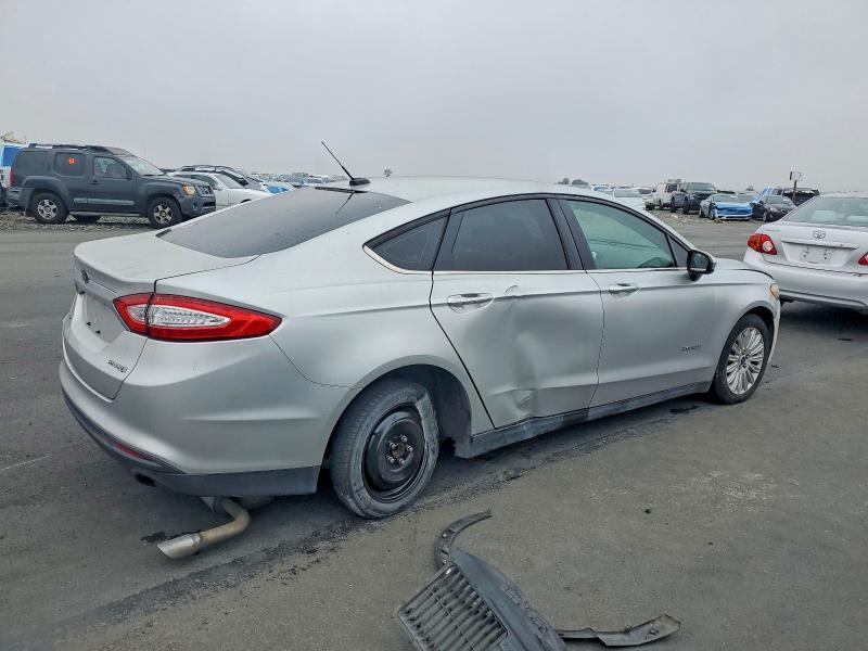 Photo 3 from auction – 2016 FORD FUSION S H with VIN 3FA6P0UU7GR285105