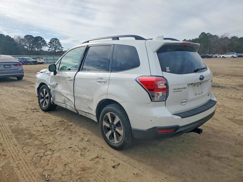 Photo 2 from auction – 2017 SUBARU FORESTER with VIN JF2SJAEC1HH435977