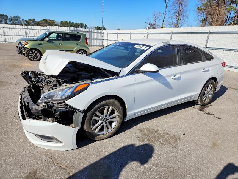 HYUNDAI SONATA SE 2017 with VIN 5NPE24AF0HH520448 - Photo from auction
