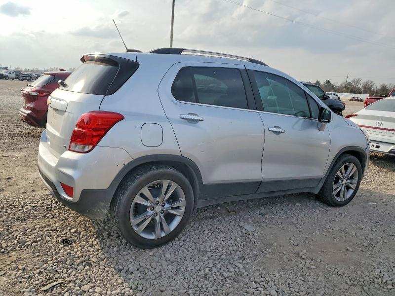 Photo 3 from auction – 2020 CHEVROLET TRAX 1LT with VIN 3GNCJLSB0LL195526