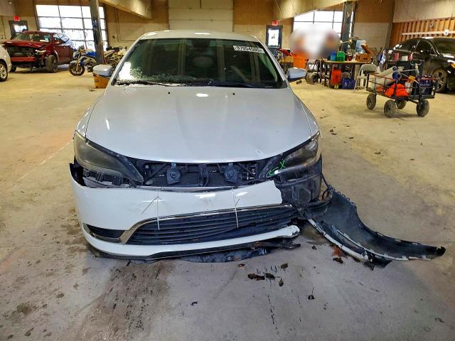 Photo 5 from auction – 2015 CHRYSLER 200 LIMITE with VIN 1C3CCCAB3FN546846