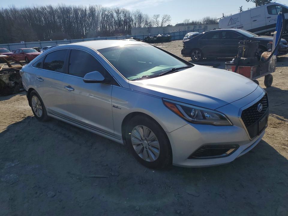Photo 4 from auction – 2016 HYUNDAI SONATA HYB with VIN KMHE24L19GA040508