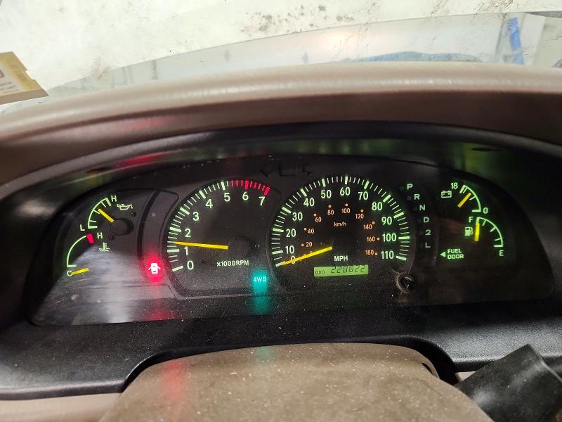 Photo 9 from auction – 2003 TOYOTA TUNDRA with VIN 5TBBN44153S367992