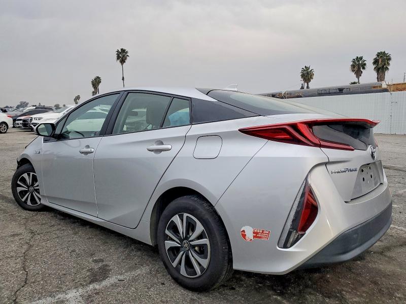 Photo 2 from auction – 2017 TOYOTA PRIUS PRIM with VIN JTDKARFP0H3060191