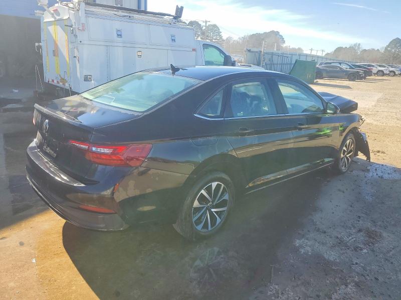 Photo 3 from auction – 2024 VOLKSWAGEN JETTA with VIN 3VW5M7BU6RM048211