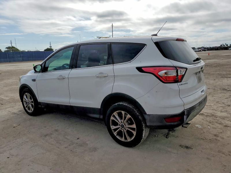 Photo 2 from auction – 2017 FORD ESCAPE SE with VIN 1FMCU0GD8HUD35081