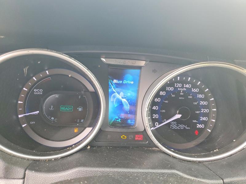Photo 9 from auction – 2011 HYUNDAI SONATA with VIN KMHEC4A47BA000365