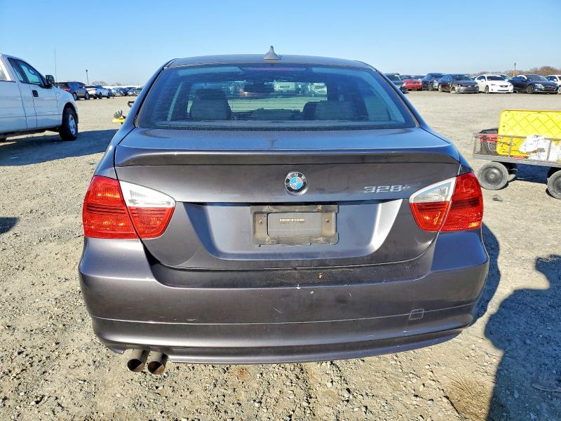Photo 6 from auction – 2007 BMW 328 I with VIN WBAVA37517NE27514