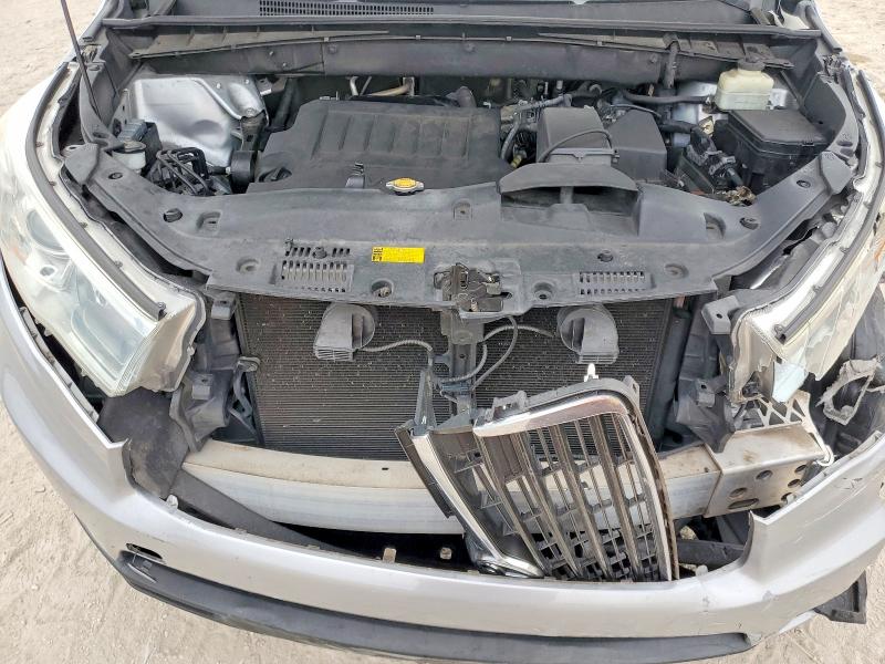 Photo 11 from auction – 2015 TOYOTA HIGHLANDER with VIN 5TDKKRFH1FS051162