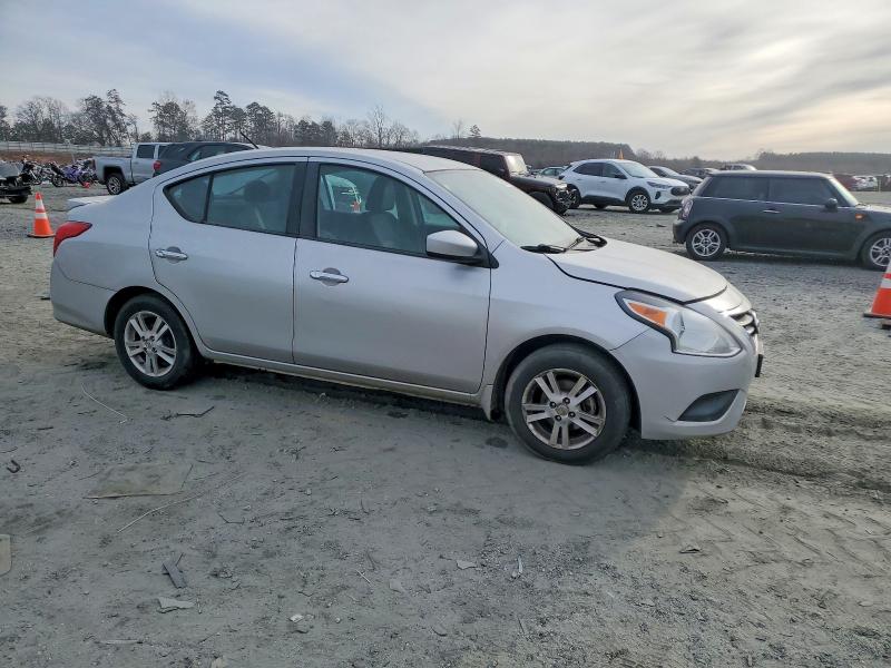 Zdjęcie 4 z aukcji – 2016 NISSAN VERSA S z VIN 3N1CN7AP9GL891845