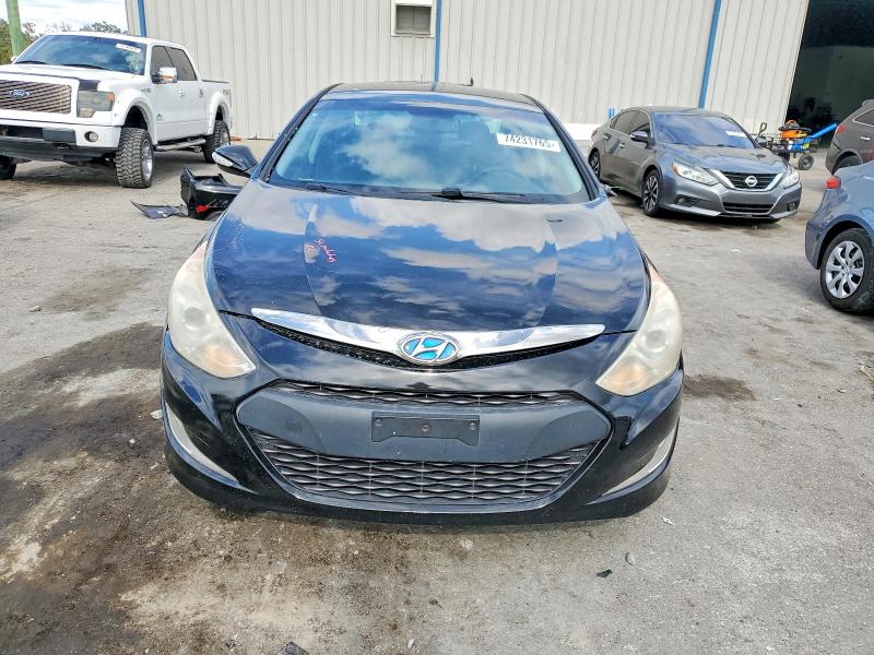 Photo 5 from auction – 2013 HYUNDAI SONATA HYB with VIN KMHEC4A48DA085168