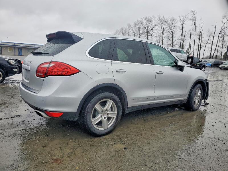 Photo 3 from auction – 2014 PORSCHE CAYENNE S with VIN WP1AE2A28ELA50442