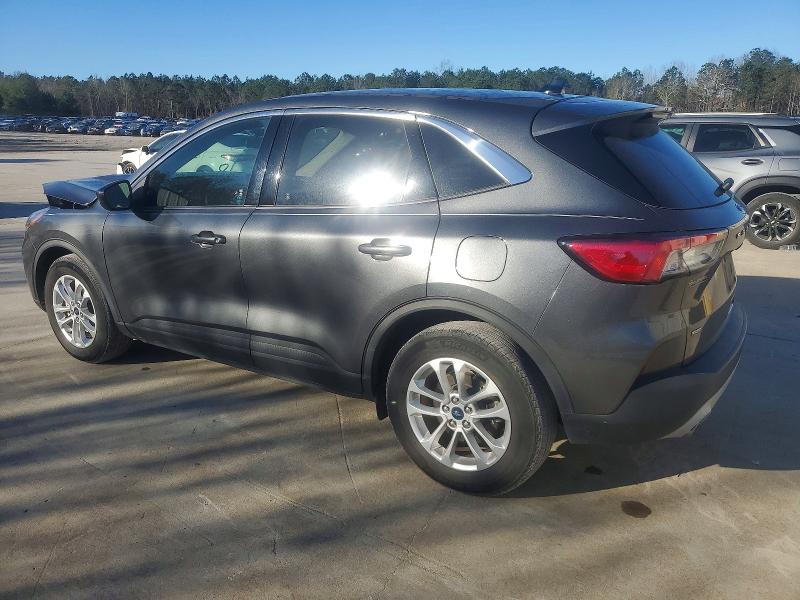 Photo 2 from auction – 2020 FORD ESCAPE with VIN 1FMCU0G64LUA67110