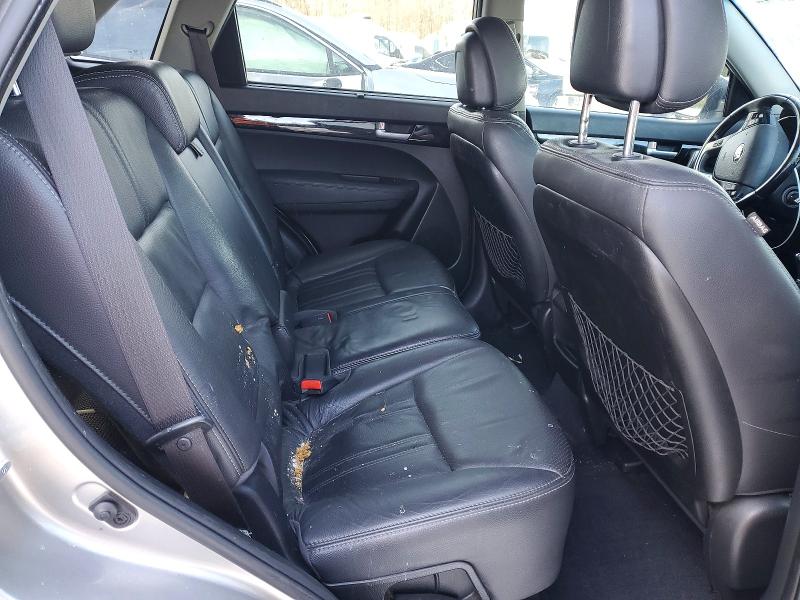 Photo 11 from auction – 2015 KIA SORENTO LX with VIN 5XYKTCA62FG640377