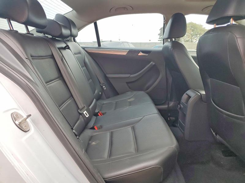 صورة رقم 10 من المزاد - 2017 VOLKSWAGEN JETTA مع VIN 3VWDB7AJ5HM413663